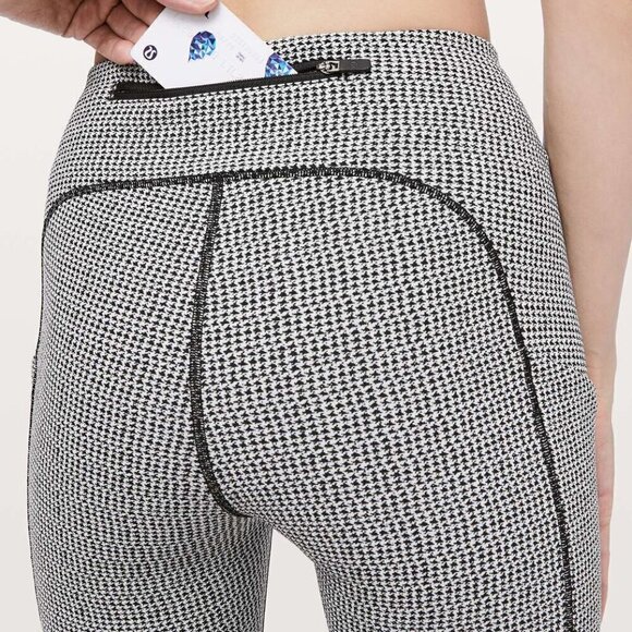 Lululemon Speed Up Tight *Full-On Luxtreme 28" Size 4 - Picture 3 of 9